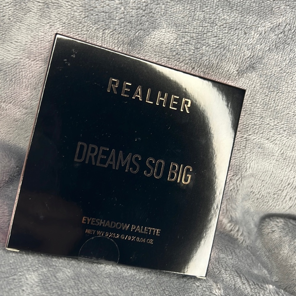 Realher Dreams So Big eyeshadow palette